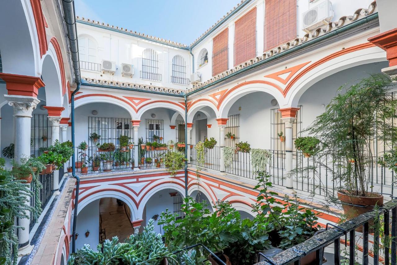 Apt. Casa Palacio Santa Cruz Cathedral Views - Seville Ngoại thất bức ảnh
